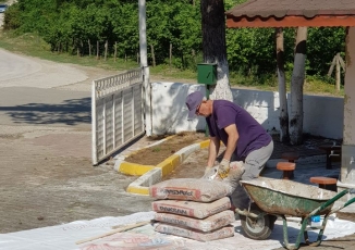 MEZARLIKLARIN BAKIM VE TEMİZLİKLERİ YAPILDI