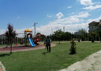 PARK VE BAHÇELERİN TEMİZLİĞİ YAPILDI