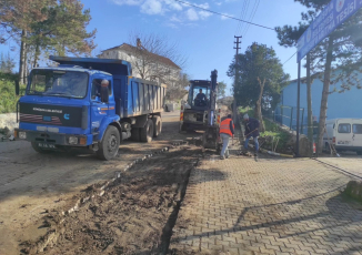 KIŞLA MAHALLEMİZDE KİLİT TAŞ ONARIMLARI DEVAM EDİYOR
