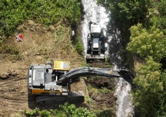 KOCAGÖZ DERESİNDE TEMİZLİK ÇALIŞMASI YAPILIYOR